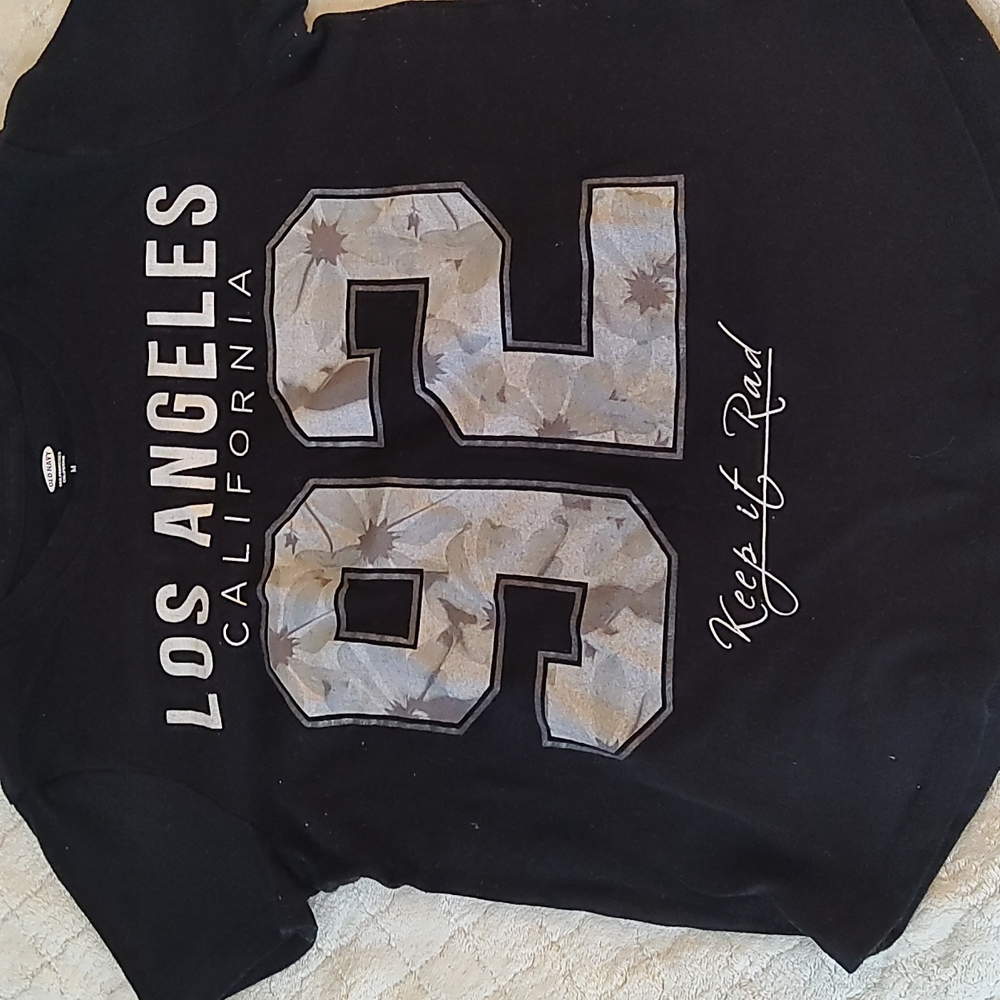 Old Navy black Graphic los Angeles 92 lightly used tee shirt for girls.